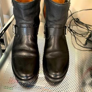 Womens Frye short boots size 9.